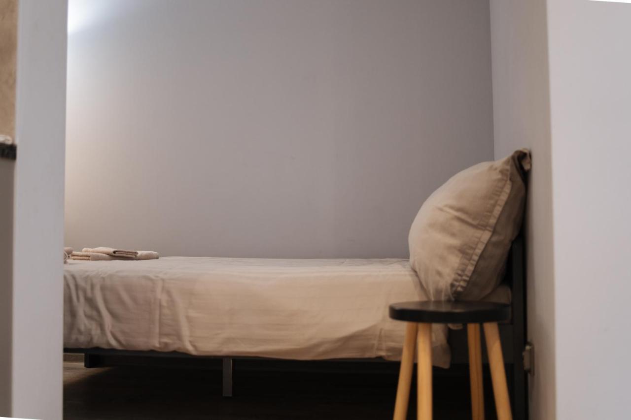 West13 Guest Hostel *