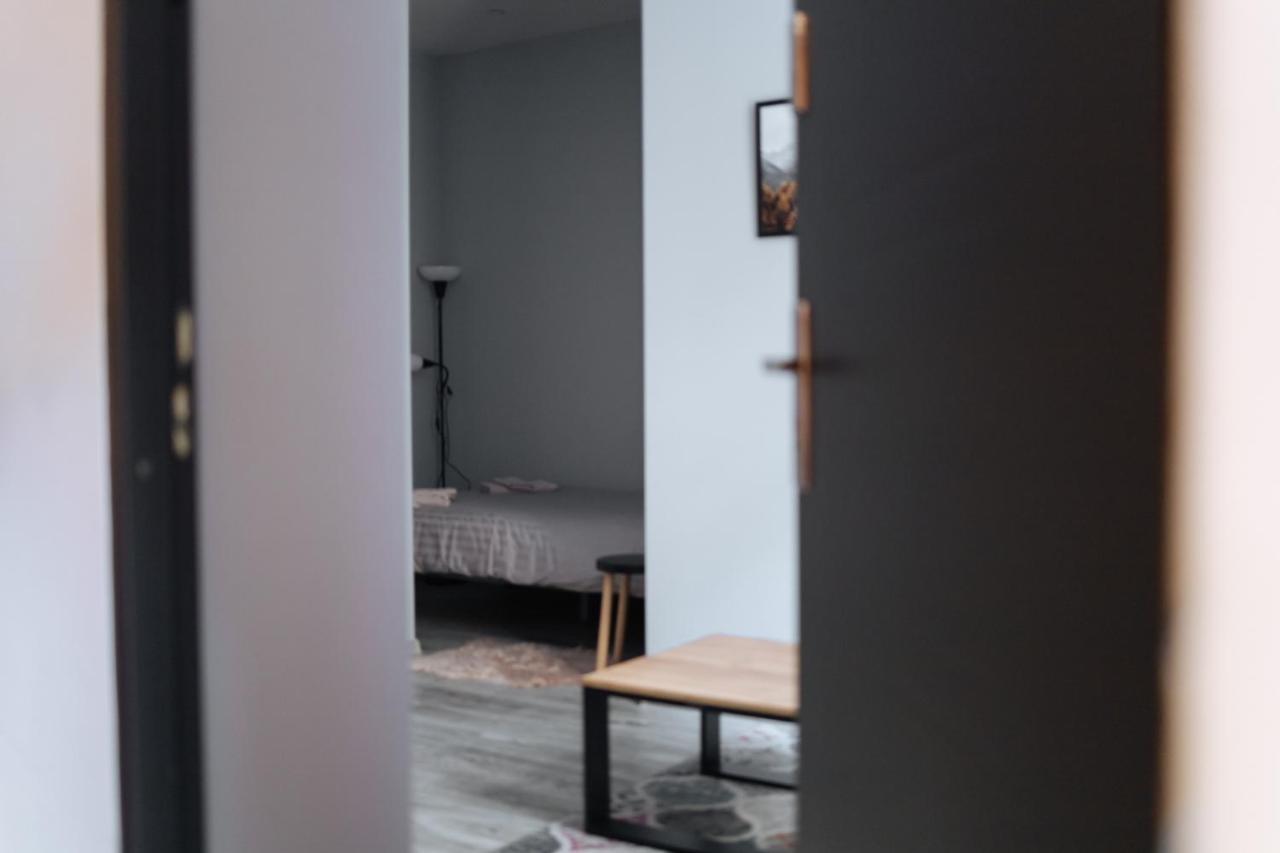 West13 Guest Hostel *